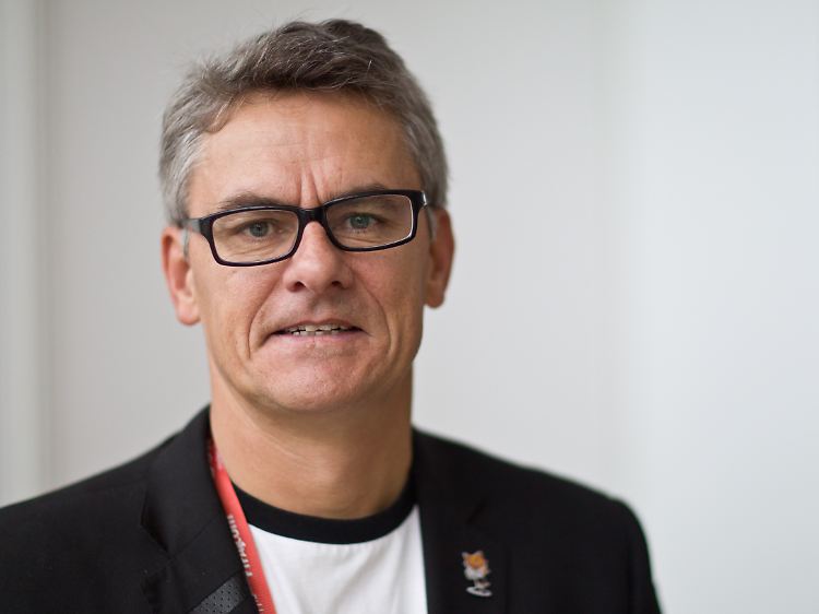 Kicken tut Wynton Rufer nicht mehr. Er ist mit dem Fußball aber als Trainer weiterhin eng verbunden.