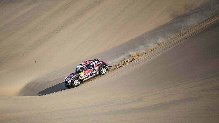 Altmeister Peterhansel schaffte seinen ersten Etappensieg bei der diesjährigen Rallye.