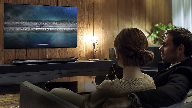 Bei größerem Sitzabstand wird man hier kaum einen Unterschied zwischen 8K und 4K sehen können.