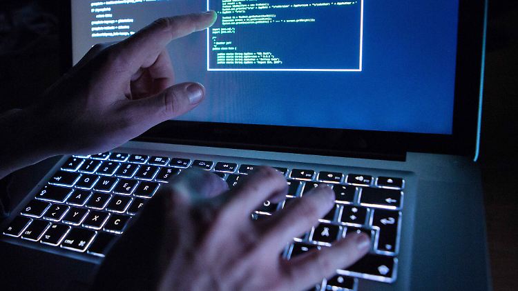 Der Schüler besorgte sich im Darknet unter anderem Zugangsdaten zu Konten bei sozialen Medien.