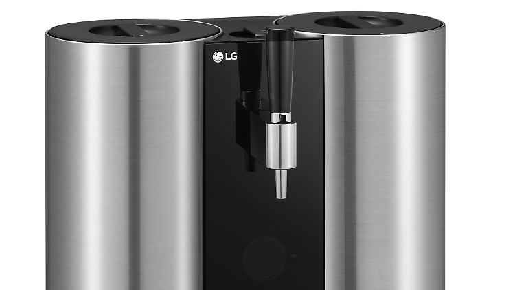 Sieht aus wie eine Mischung aus Zapfanlage und Kaffeekapselmaschine: der LG Homebrew. 