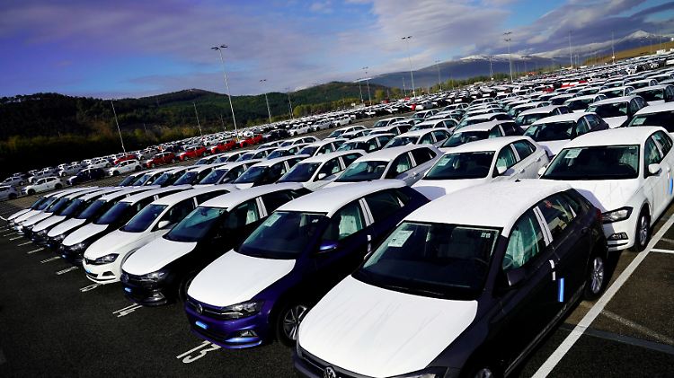 Neuwagen vor dem VW-Werk in Pamplona: Ford setzt große Hoffnungen auf die Partnerschaft mit dem größeren Rivalen aus Deutschland.
