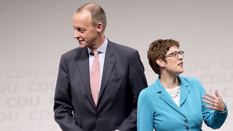 Im vergangenen Jahr konkurrierten Friedrich Merz und Annegret Kramp-Karrenbauer um den CDU-Vorsitz.