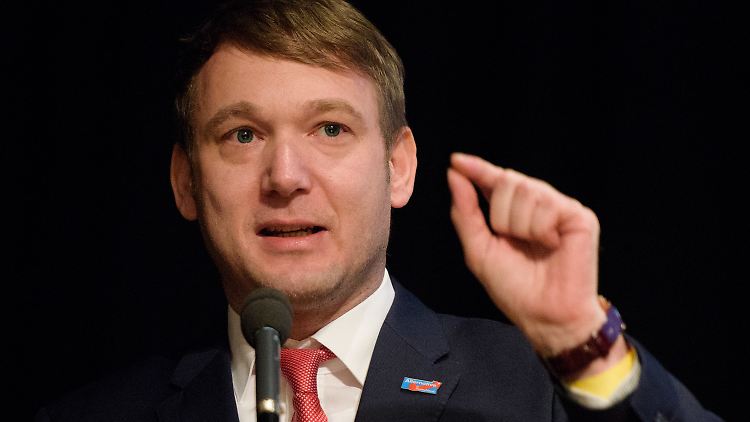 André Poggenburg hält mit seinem völkisch-nationalistischen Weltbild nicht hinterm Berg. Das brachte ihm auch parteiintern Ärger ein. 