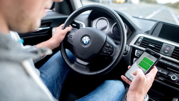 Bereits heute sind viele Autofahrer gerade beim teilautonomen Fahren abgelenkt.