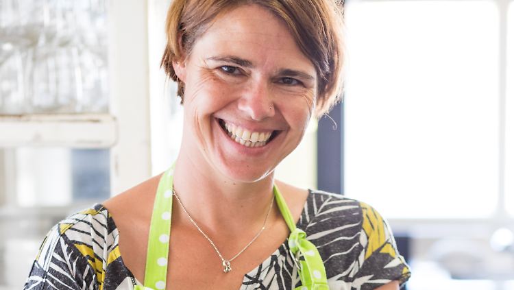Suzanne Stougie denkt bei der Rezeptentwicklung immer an den kochenden Leser.