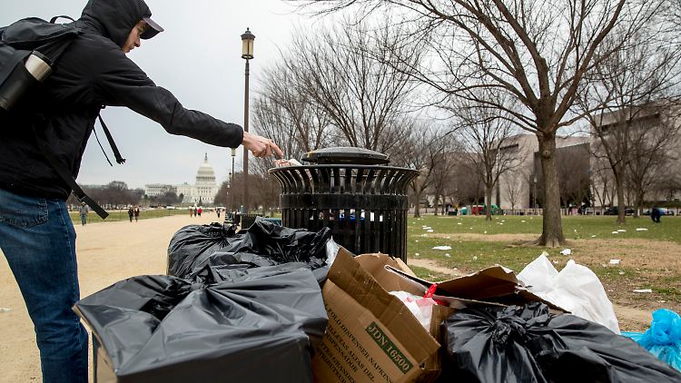 Auch Mülltüten, wie diese im National Mall, nahe dem Kapitol, werden nicht mehr abgeholt.