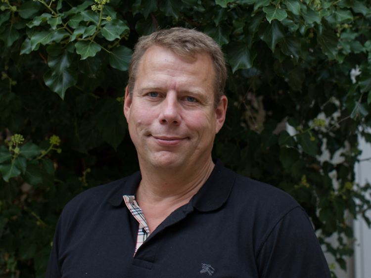 Hans-Georg Böchers Begeisterung für Verpackungen wurde während seines Kunstgeschichtsstudiums geweckt. Auf Flohmärkten erstand er künstlerisch gestaltete Blechdosen aus der Jugendstilzeit.