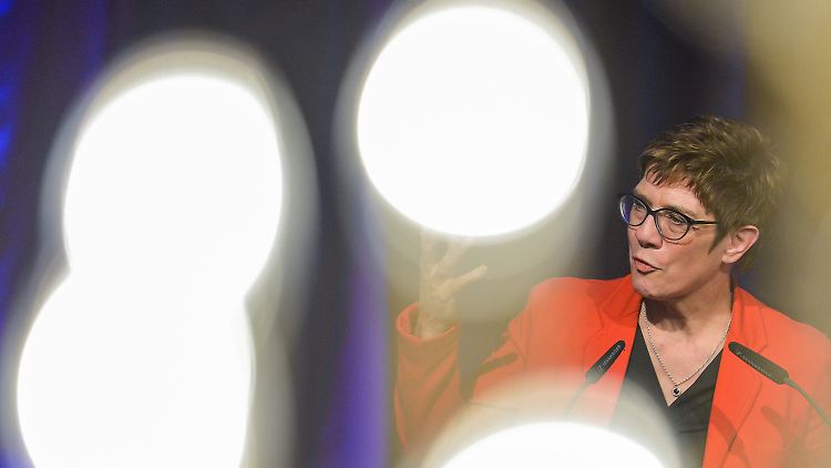 Kramp-Karrenbauer hat längst noch nicht alle parteiinternen Querelen ausgestanden.
