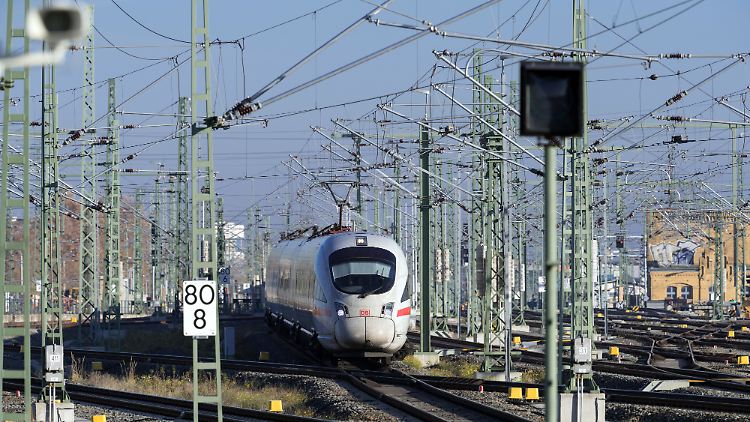 Die Deutsche Bahn ist mit knapp 20 Milliarden Euro verschuldet.
