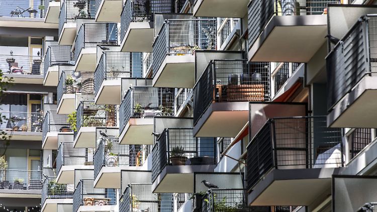 Die Wohnungsnot macht sich auch an einer Überbelegung so mancher Bleibe bemerkbar. 