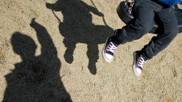 Eltern können selbst entscheiden, auf welches Konto das Kindergeld überwiesen wird.