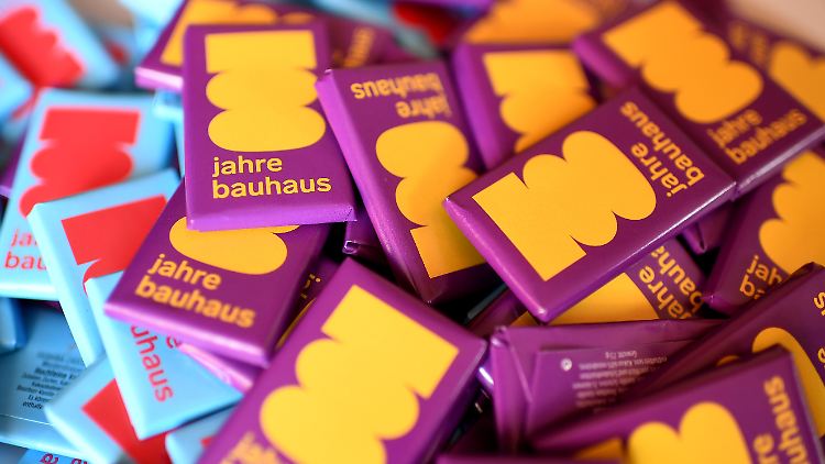Schokoladentäfelchen zum Bauhaus-Jubiläum: Der 100. Jahrestag der Bauhaus-Gründung wird groß gefeiert.
