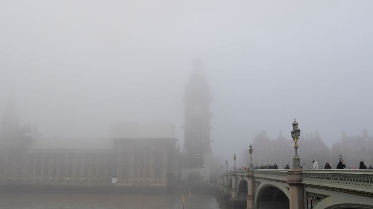 Graue Aussichten: London im winterlichen Nebel.