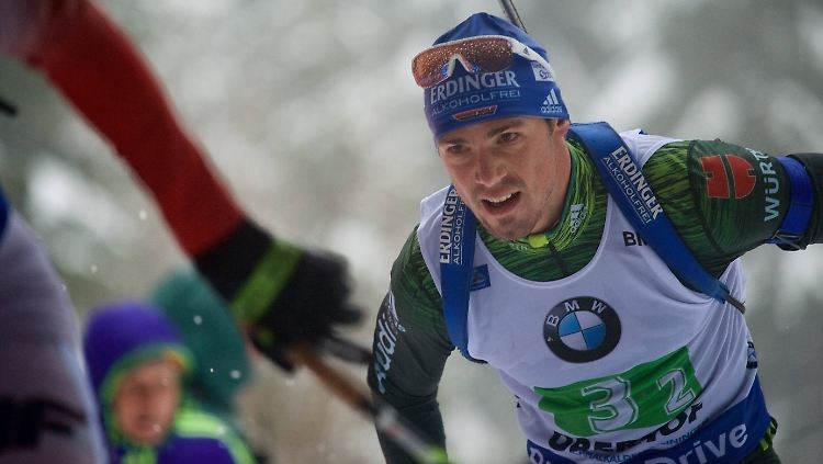 Völlig ermattet: Simon Schempp kommt derzeit nicht in Form - und wird deswegen aus dem Weltcup-Team abgezogen.