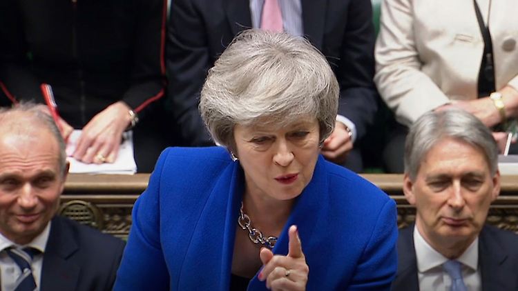 Theresa May bleibt im Amt.