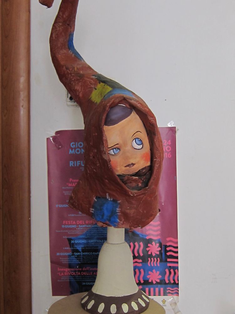 Hinter den lustig anmutenden Monachelli verbirgt sich der Umgang mit der hohen Kindersterblichkeit.
