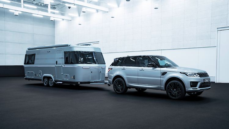 Man mag es dem Eriba Touring 820 nicht ansehen, aber er ist stattliche 8,48 Meter lang und 2,79 Meter hoch.