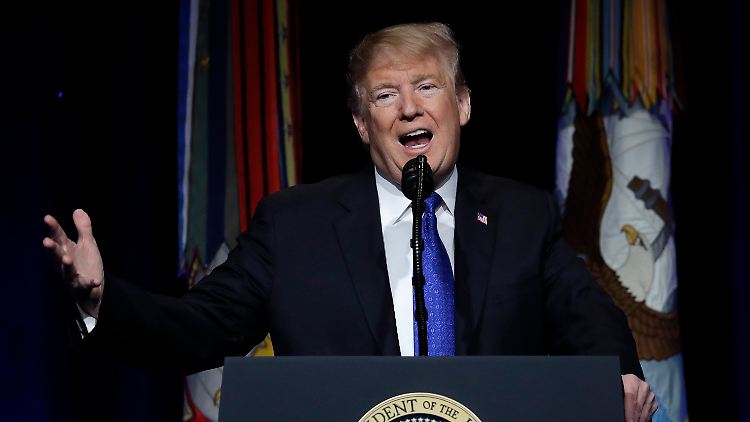 Donald Trump bei seiner Rede im Pentagon. 