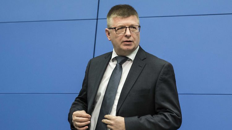 Hat mit dem Vorgehen seiner Behörde Kritik auf sich gezogen: Verfassungsschutzpräsident Haldenwang.