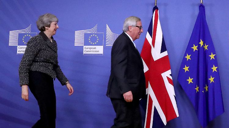 Die britische Premierministerin Theresa May und EU-Kommissionspräsident Jean-Claude Juncker.