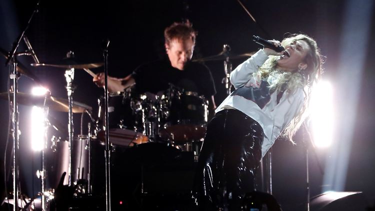 Auch sie zollte Chris Cornell Tribut: Miley Cyrus.