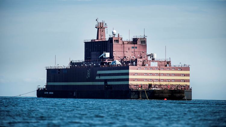 Die Akademik Lomonossow ist das erste schwimmende Atomkraftwerk der Welt.