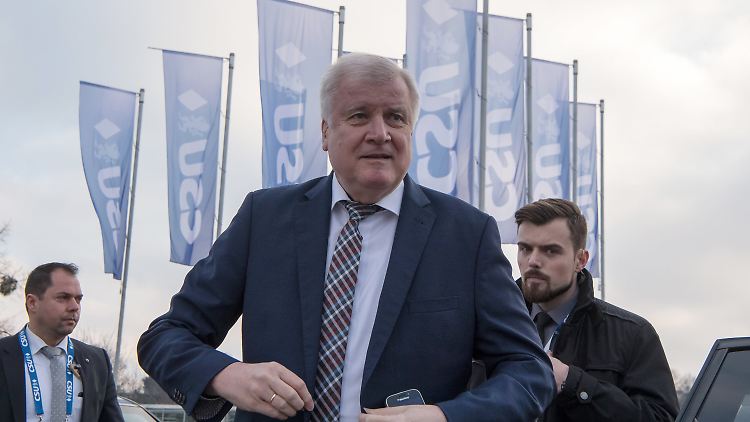 Horst Seehofer gibt sein Amt nach mehr als zehn Jahren ab.