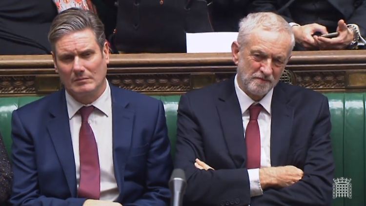 Der Labour-Vorsitzende Jeremy Corbyn (r.) und Brexit-Schattenminister Keir Starmer (l.) im Unterhaus.