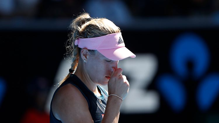 Kann es kaum fassen: Angelique Kerber hat im Achtelfinale der Australian Open keine Chance.