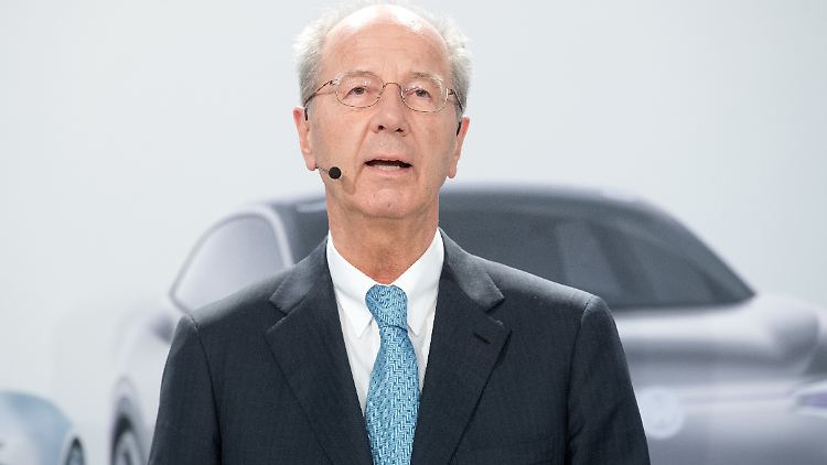 VW-Aufsichtsratschef Pötsch warnt vor steigenden Preisen beim Wandel zur E-Mobilität.