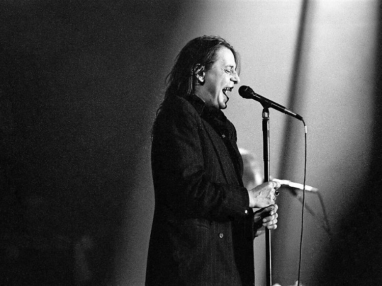 "Der Traum ist aus": Rio Reiser am 1. Oktober 1988 in der Berliner Werner-Seelenbinder-Halle.