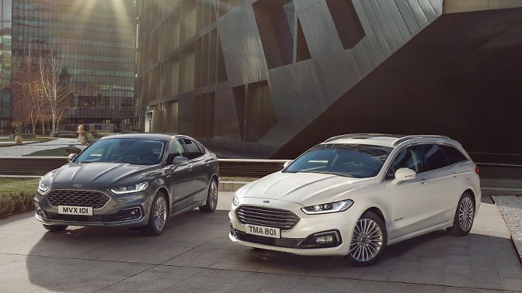 Künftig sind sowohl Limousine als auch Kombi mit Hybridantrieb zu haben.