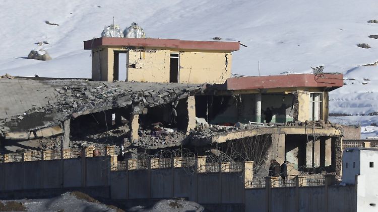 Die Autobombe brachte das Dach des Gebäudes zum Einstürzen.