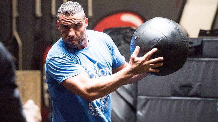 Box-Weltmeister Manuel Charr ist seine Dopingsperre der WBA wieder los.