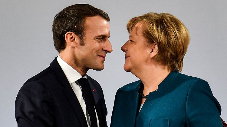 Emmanuel Macron und Angela Merkel nach der Unterzeichnung des Aachener Vertrages.