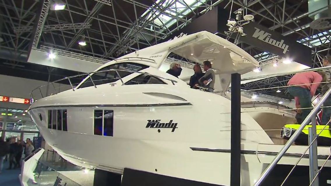 yacht.JPG