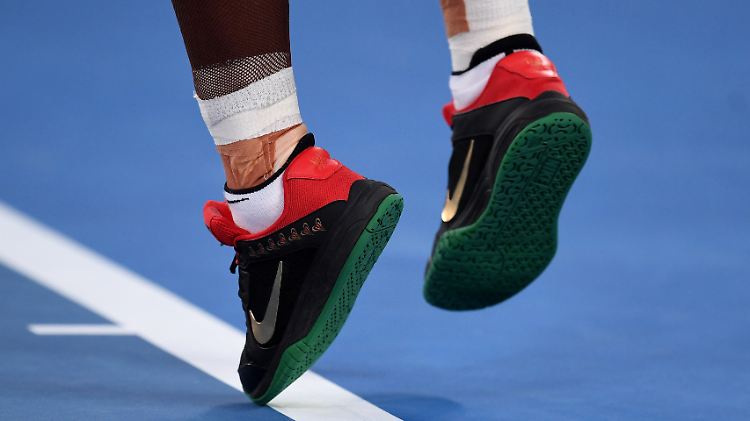 Williams knickt im Viertelfinal-Spiel um und verliert das Match gegen die Tschechin Pliskova.