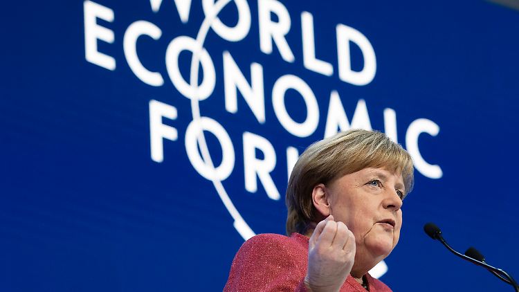 "Wir sollten unsere nationalen Interessen jeweils so verstehen, dass wir die Interessen anderer mitdenken", sagte Merkel in Davos.