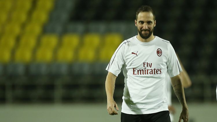 In London trifft Higuain auf seinen früheren Trainer Sarri.