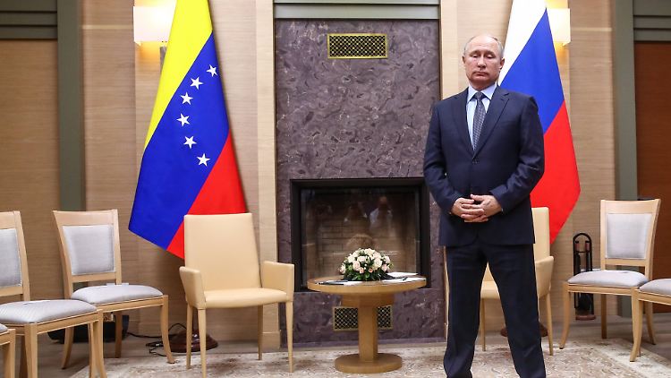 Präsident Putin lässt ausrichten, dass Moskau Maduro stütze.