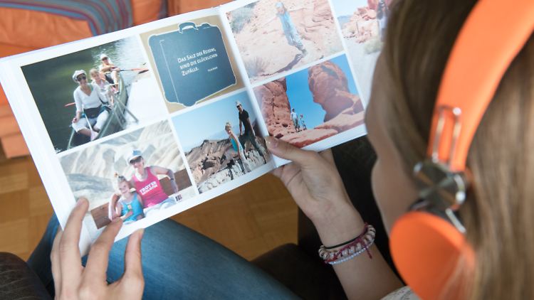 Am Ende gibt es ein Familienhörbuch, das oft an die Nachkommen weitergegeben wird.