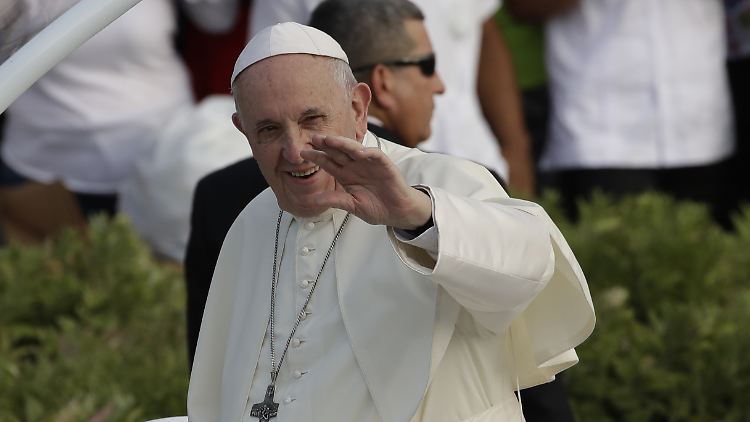 Veranstalter sprechen von bis zu einer Viertelmillion Menschen, die dem Pontifex lauschten.