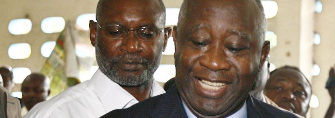 Trotz internationaler Proteste ist der ivorische Präsident Laurent Gbagbo für eine weitere fünfjährige Amtszeit vereidigt worden. (Archivfoto vom 28.11.2010 bei der Stimmabgabe)