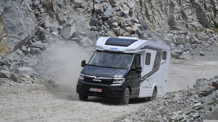 Sollte es den Camper mal in unwirtliche Gegenden verschlagen, ist das kein Problem, der Allradantrieb holt ihn hier wieder raus.