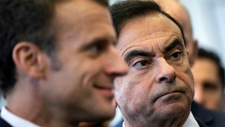 Frankreichs Präsident Macron (links) und Ex-Ranault-Chef Ghosn bei einem Besuch in einer Renault-Fabrik im November 2018.