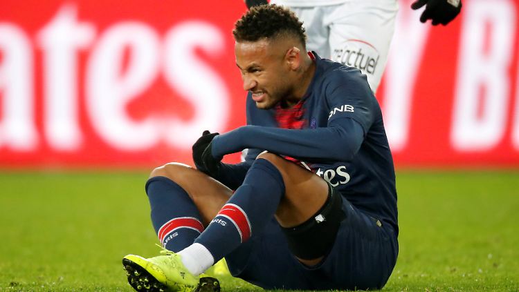 Neymar soll sich erneut am fünften rechten Mittelfußknochen verletzt haben.
