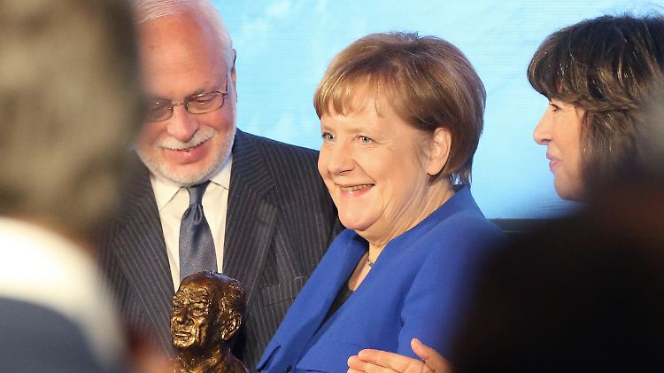 Merkel bei der Preisverleihung in Berlin