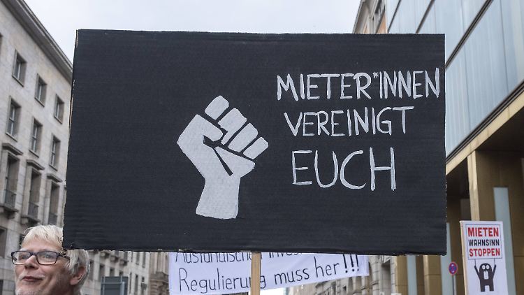 In der Typografen-Fachsprache heißt das *-Zeichen Asterisk.
