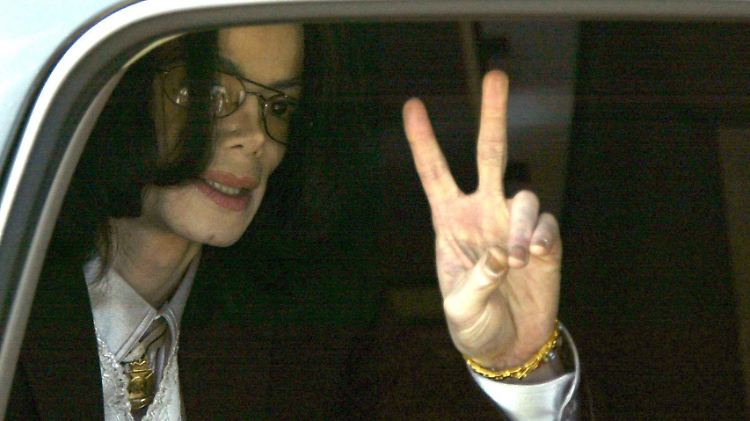 Michael Jackson war des sexuellen Missbrauchs angeklagt - wurde aber freigesprochen.